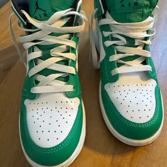 Nike high top dunks. Green and white. - Picture 3 of 6